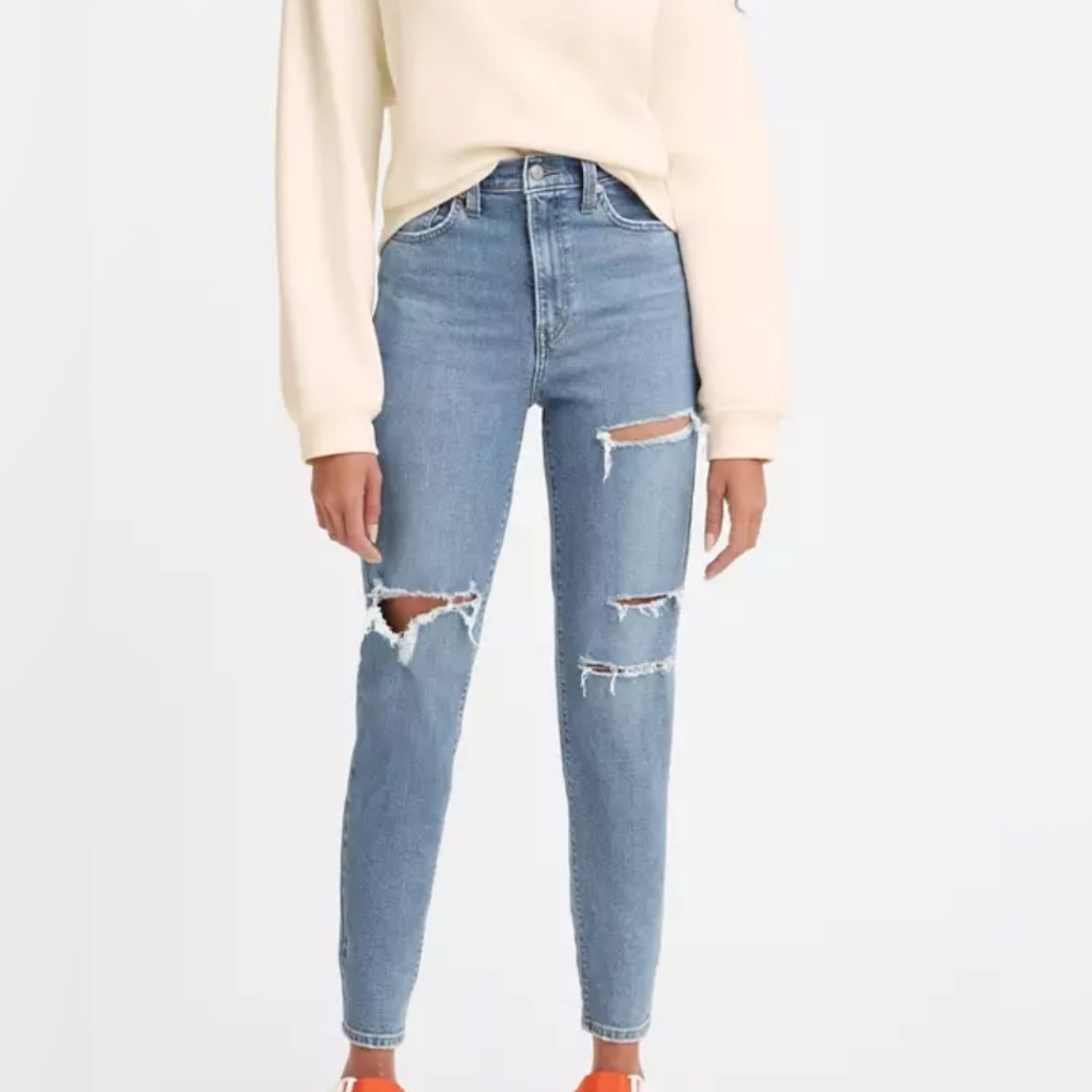 Levi’s high waisted mom jeans, size 27